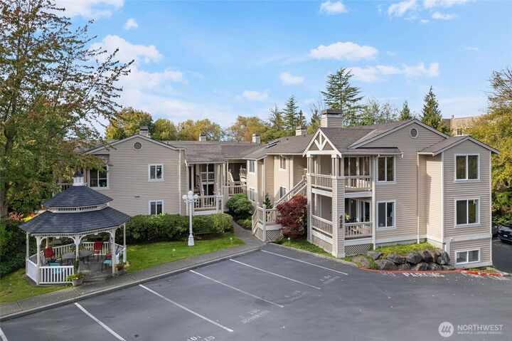 Property Photo:  432  3rd Avenue S B204  WA 98020 