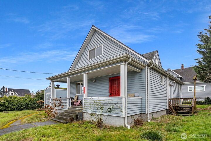 Property Photo:  624 E Division Lane  WA 98404 