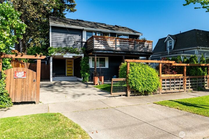 Property Photo:  2404  Cherry Street  WA 98225 