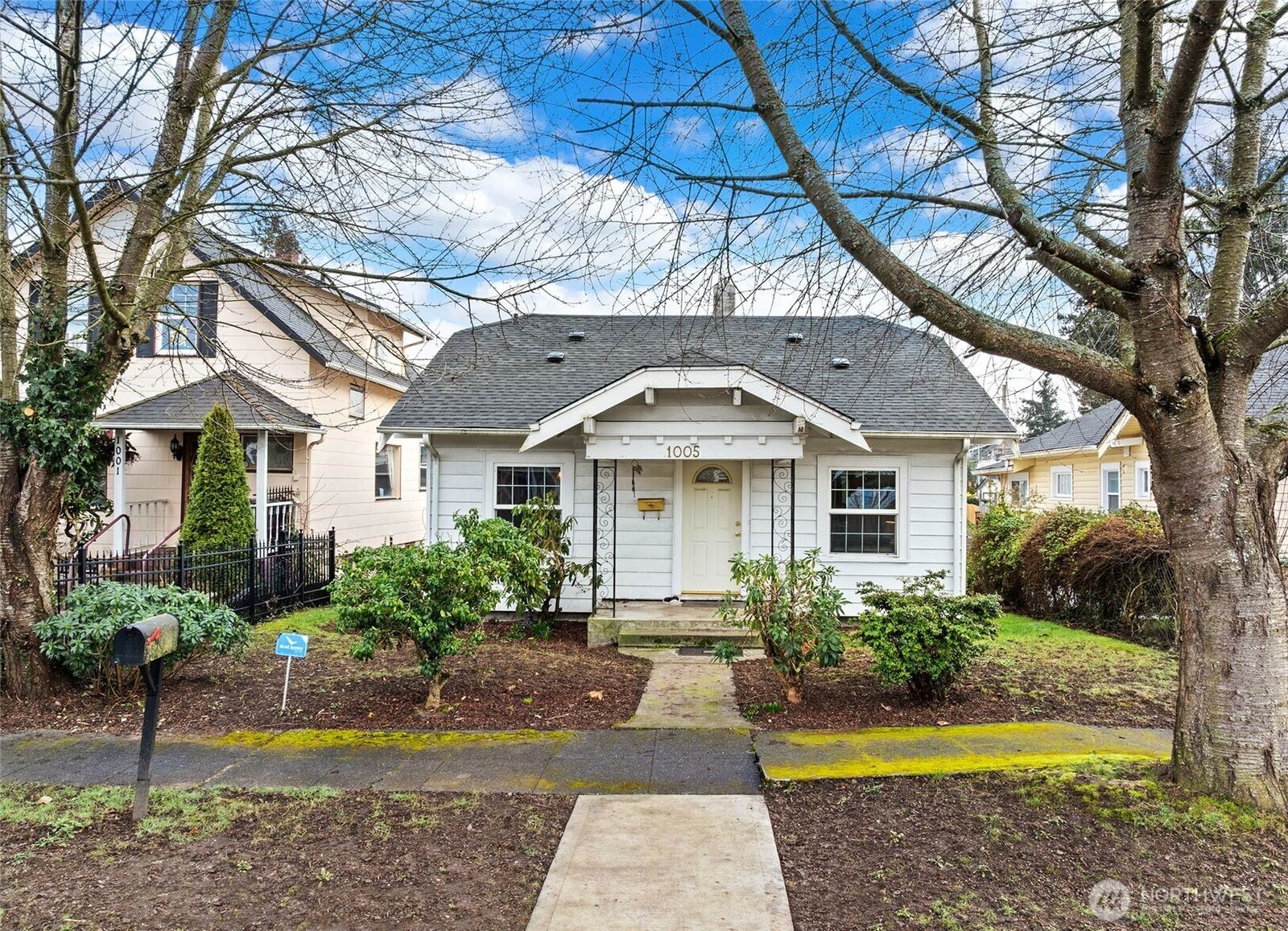 Property Photo: 1005 S Alder Street WA 98405