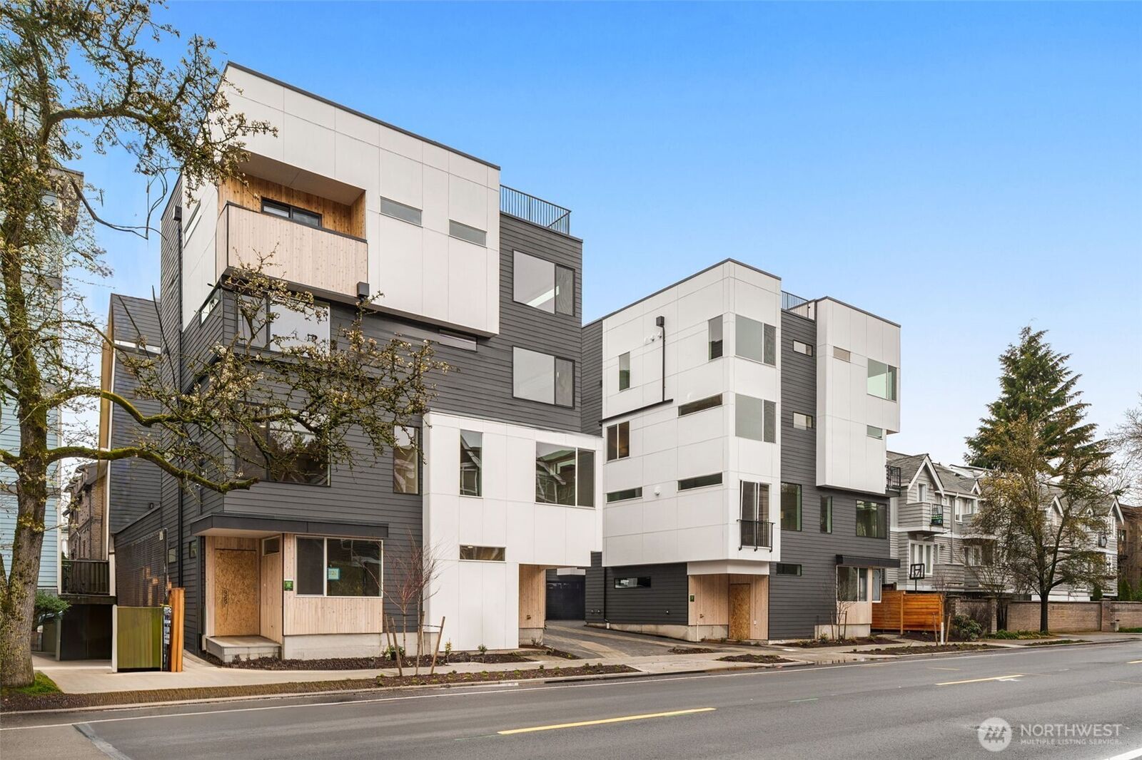 Property Photo: 1123 A 10th Avenue E WA 98102