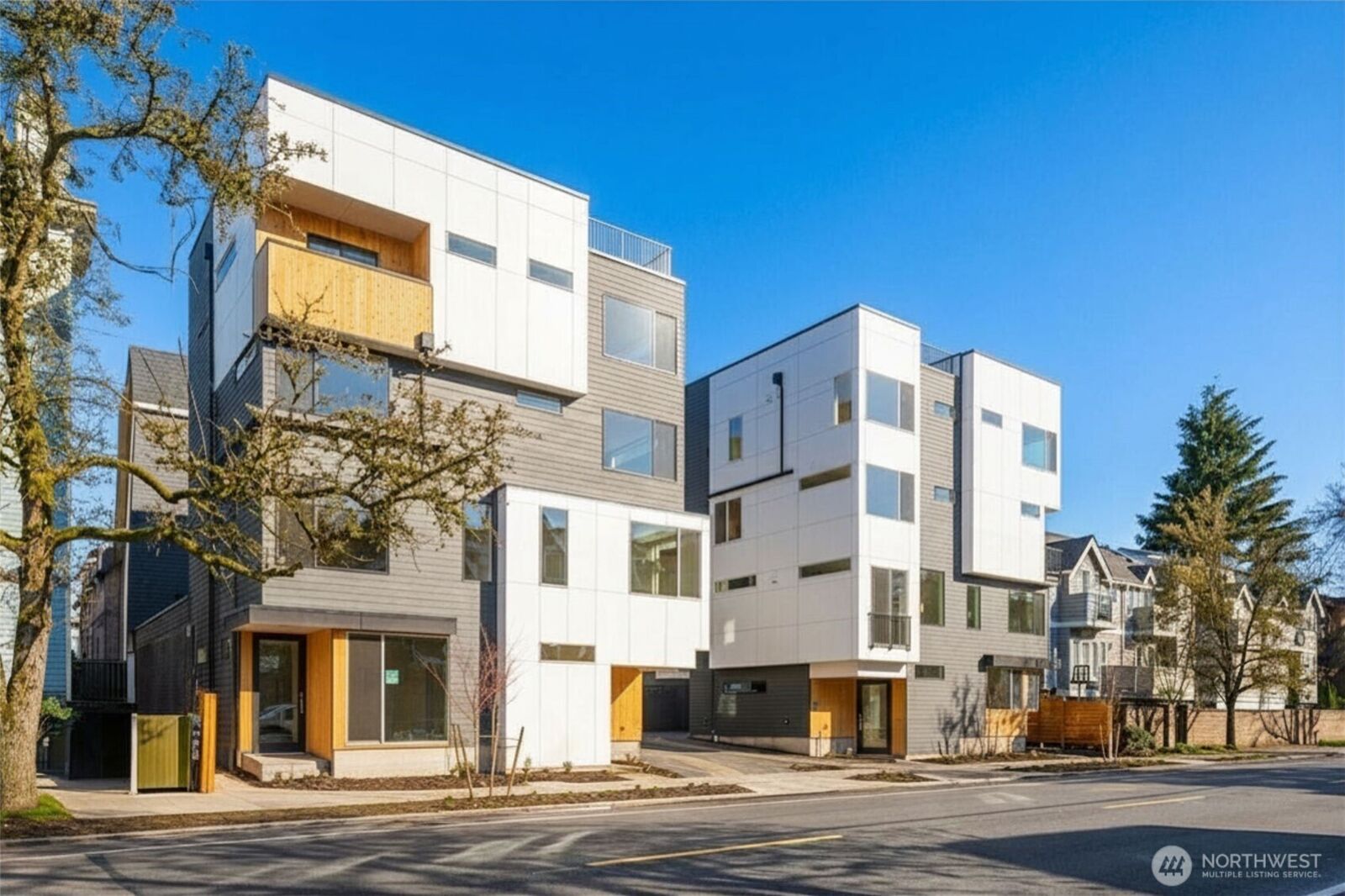 Property Photo:  1123 A  10th Avenue E  WA 98102 