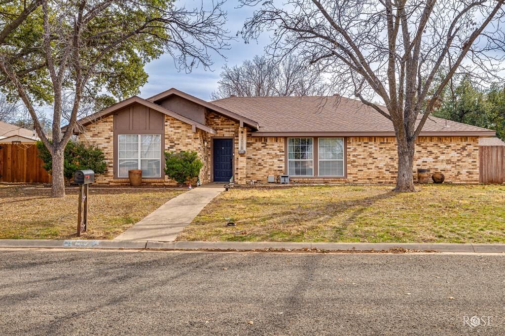 Property Photo: 3019 Sierra Dr TX 76904