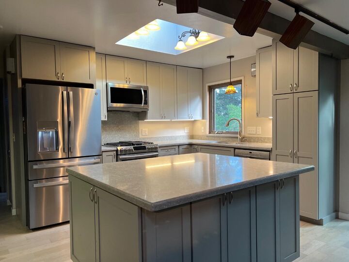 Property Photo:  2411 Catalpa Way  CA 94066 