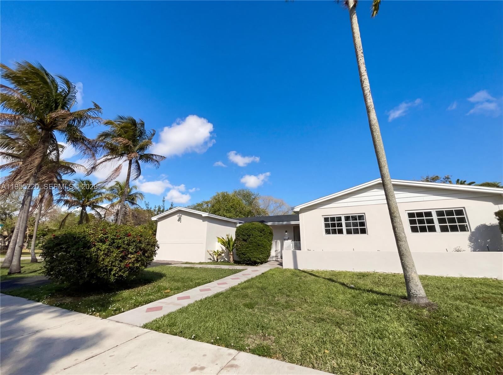 Property Photo:  10001 SW 99th Ave  FL 33176 