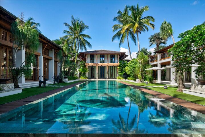 Property Photo: 600-620 Arvida Pkwy FL 33156