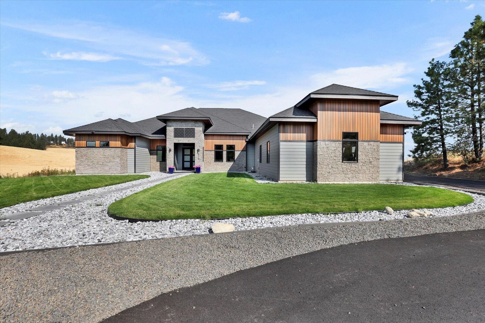 Property Photo: 5110 W Hayden Ln WA 99208