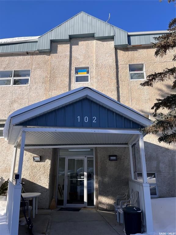 Property Photo:  102 Manor Drive 308  SK S0E 1E0 