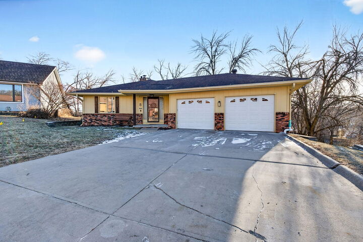 Property Photo:  8 Tower  Circle  IA 51503 