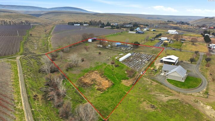 Property Photo:  47305 S 2066 Prse  WA 99337 