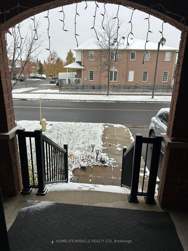 Property Photo: 587 Caboto Trail ON L3R 5S1