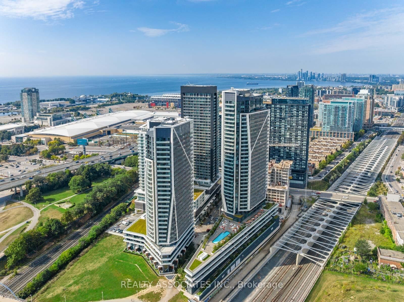 Property Photo: 50 Ordnance Street 2204 ON M6K 0C9