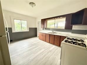 Property Photo:  864 Vankirk St  PA 15025 