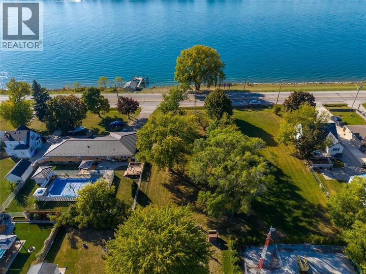 Property Photo:  2002 St. Clair Parkway  ON N7T 7H5 