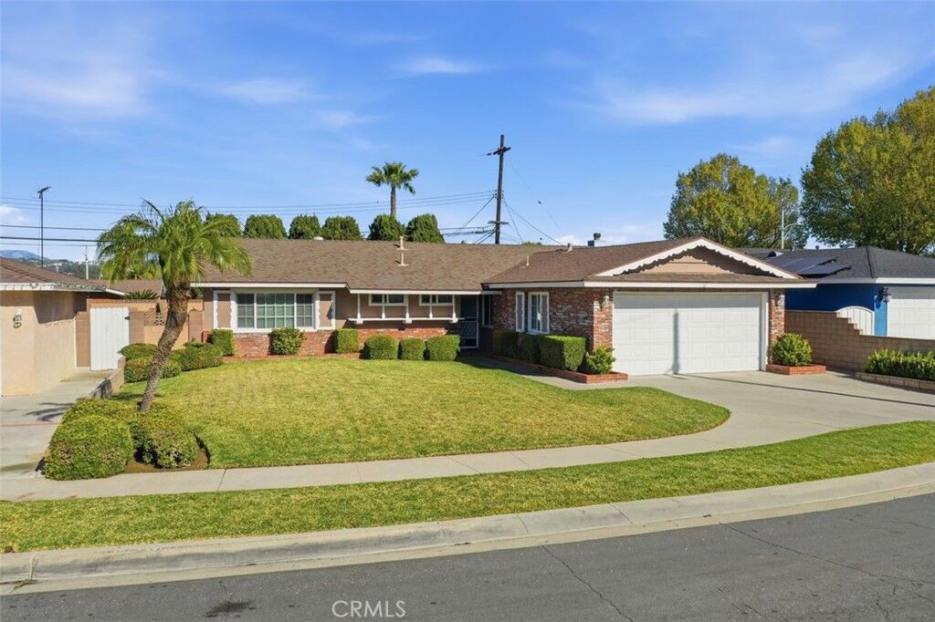 Property Photo:  11709 Pounds Avenue  CA 90604 