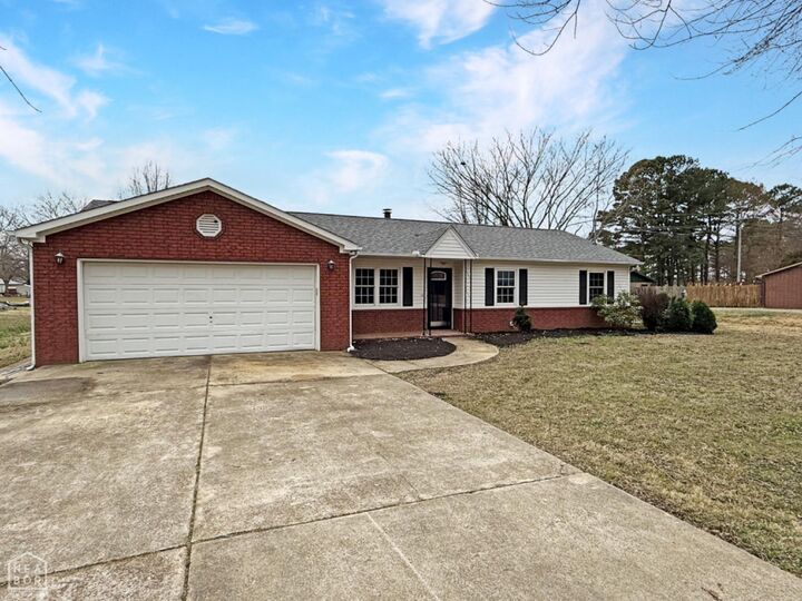 Property Photo: 1013 Peggy Drive AR 72405