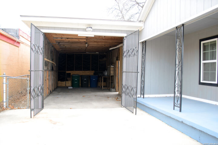 Property Photo: 1406 Castroville TX 78237