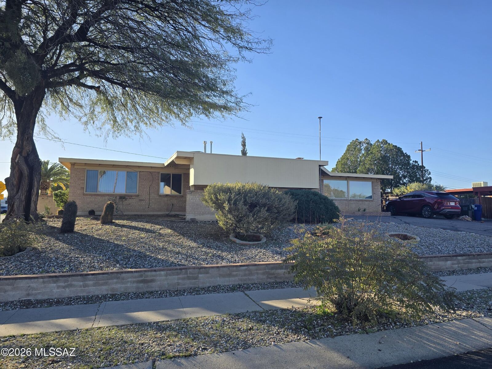 Property Photo:  8556 E Kenyon Drive  AZ 85710 