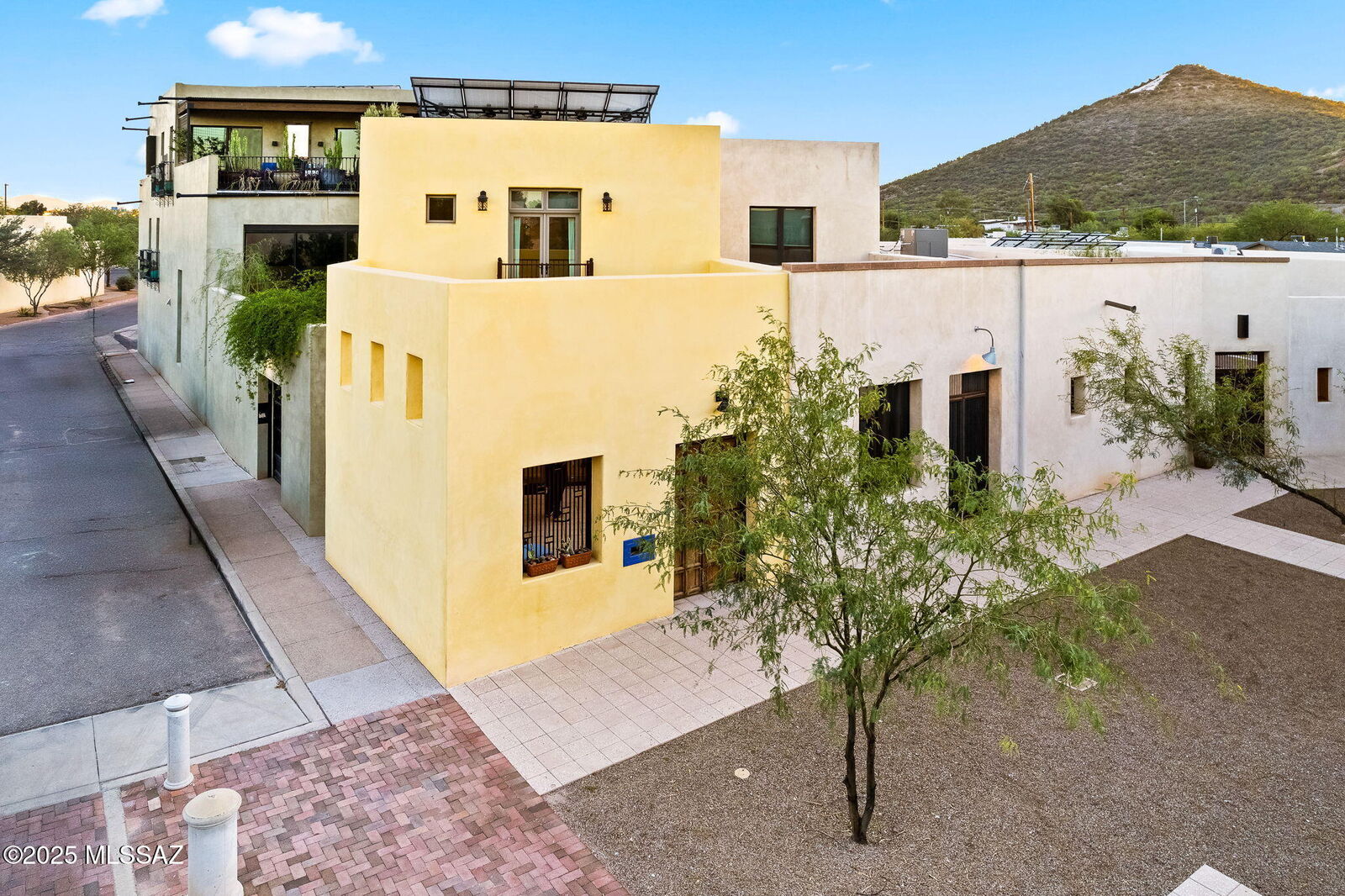 Property Photo:  256 S Avenida Del Palo Fiero  AZ 85745 