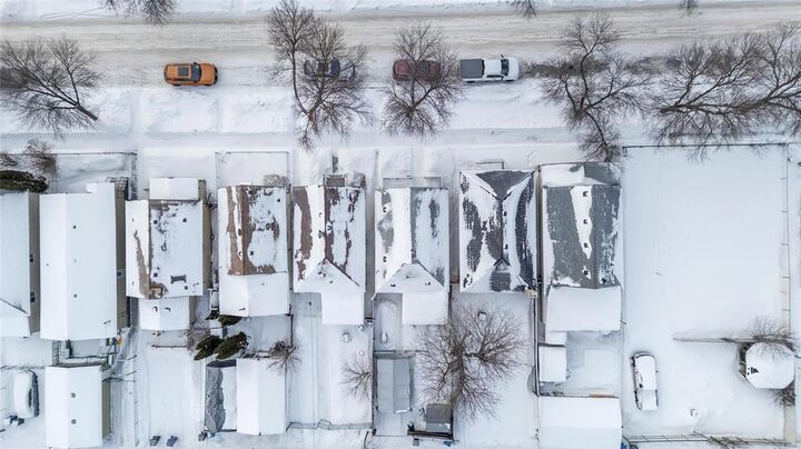 Property Photo:  1077 Alfred Avenue  MB R2X 0V5 