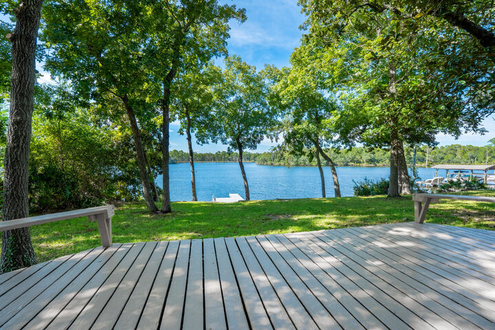 Property Photo:  1013 Lake Drive  FL 32578 