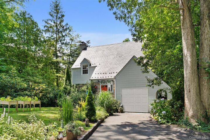 Property Photo:  5 Coralyn Road  NY 10583 