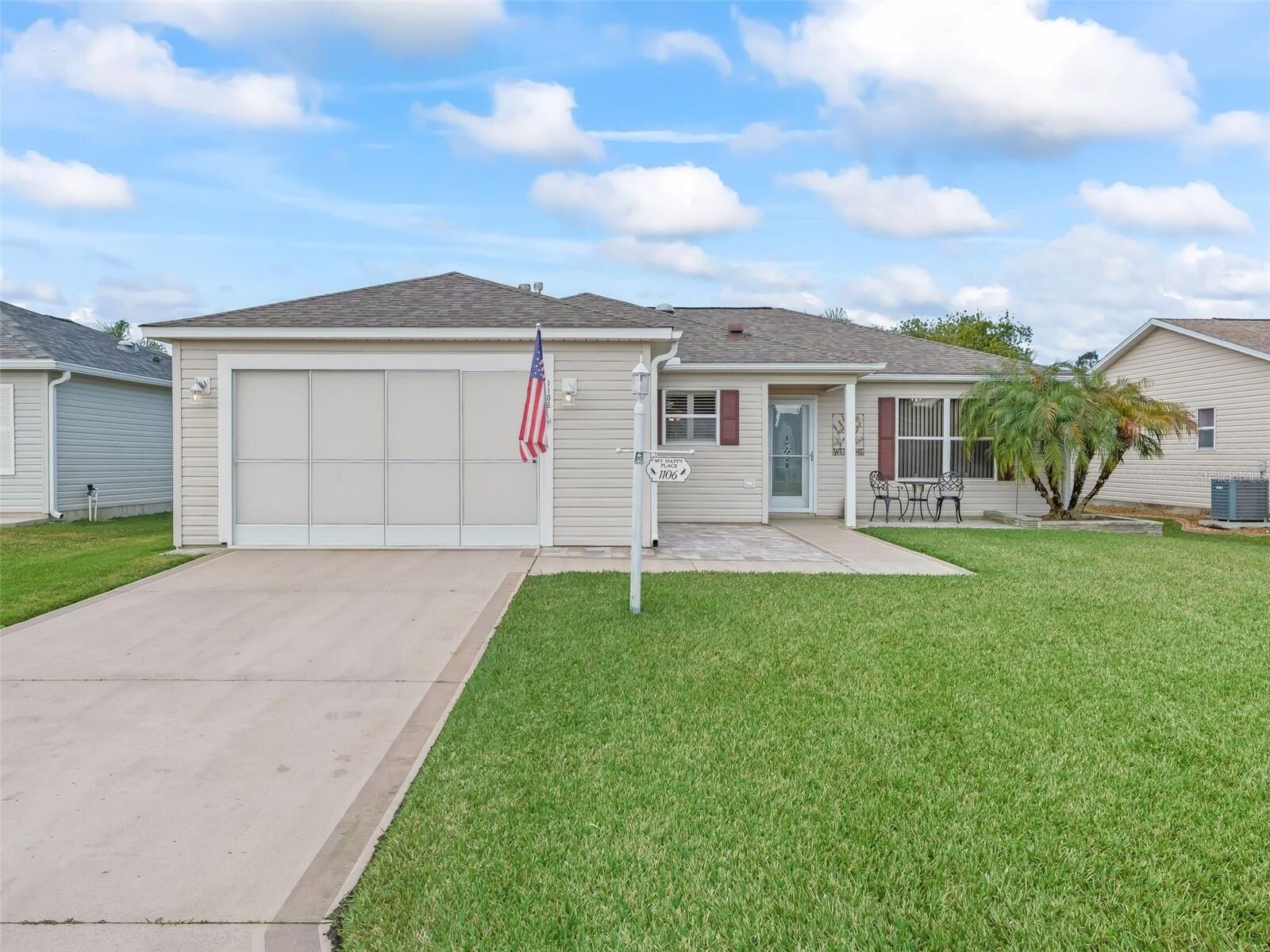 Property Photo:  1106 Berkshire Place  FL 32162 