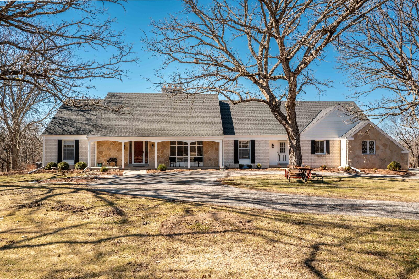 Property Photo:  W290s4827 Parke Ln  WI 53189 