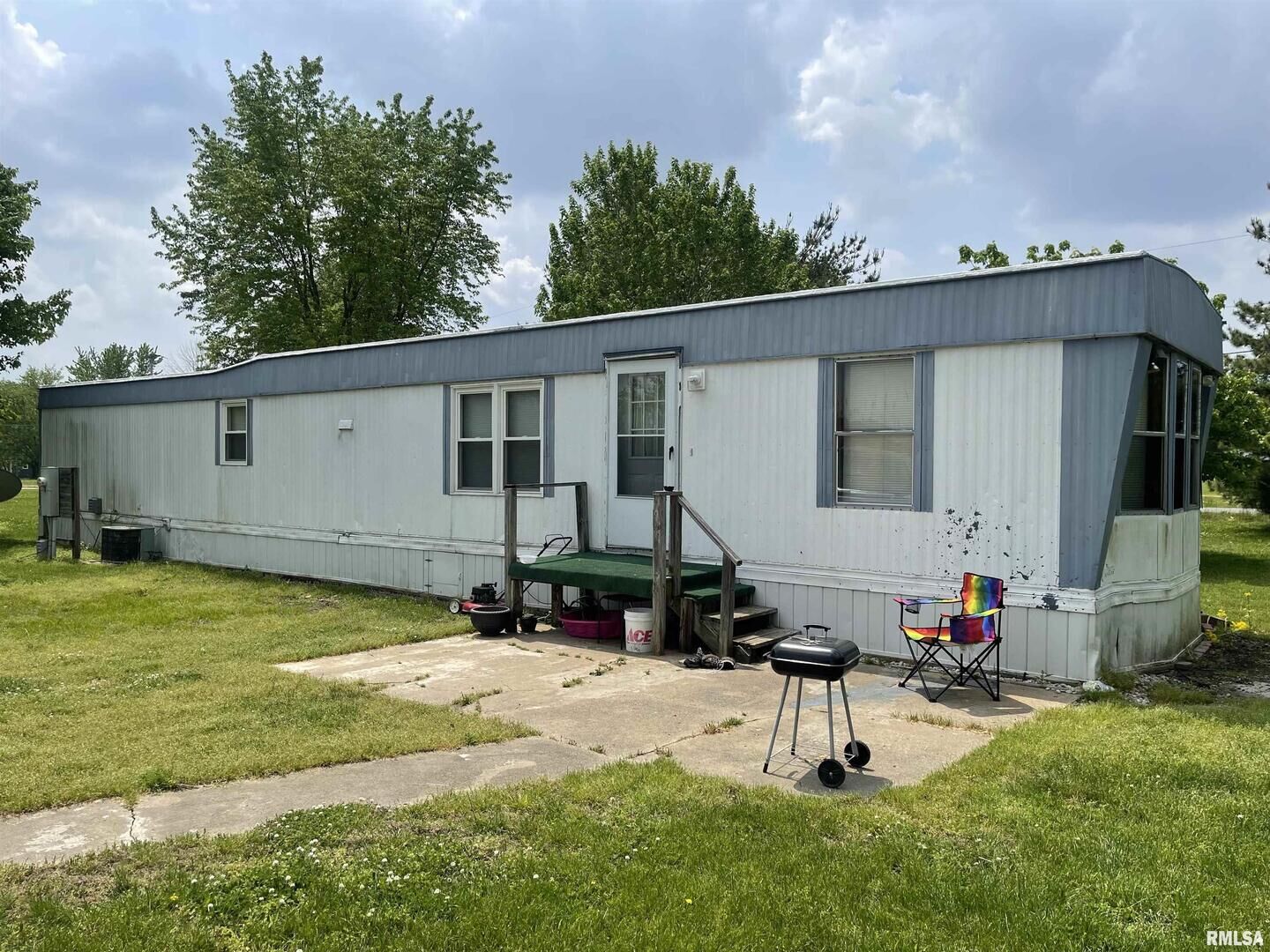 Property Photo:  405 N Main Street  IL 62983 