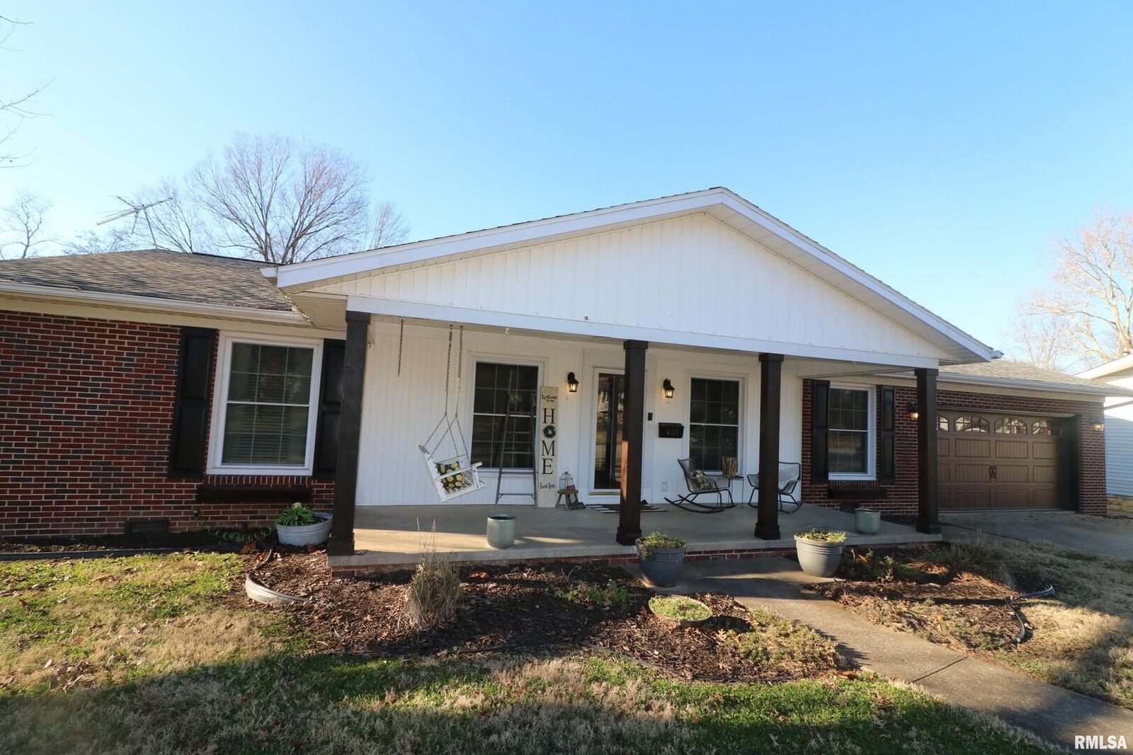 Property Photo:  403 Park Lane  IL 62948 