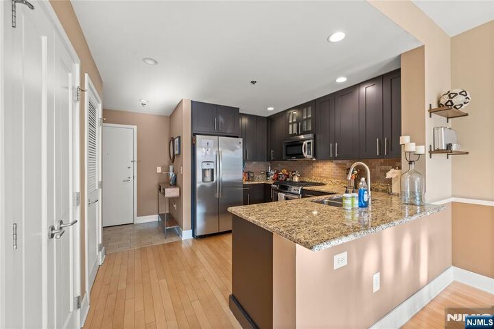 Property Photo: 1125 Maxwell Lane 424 NJ 07030