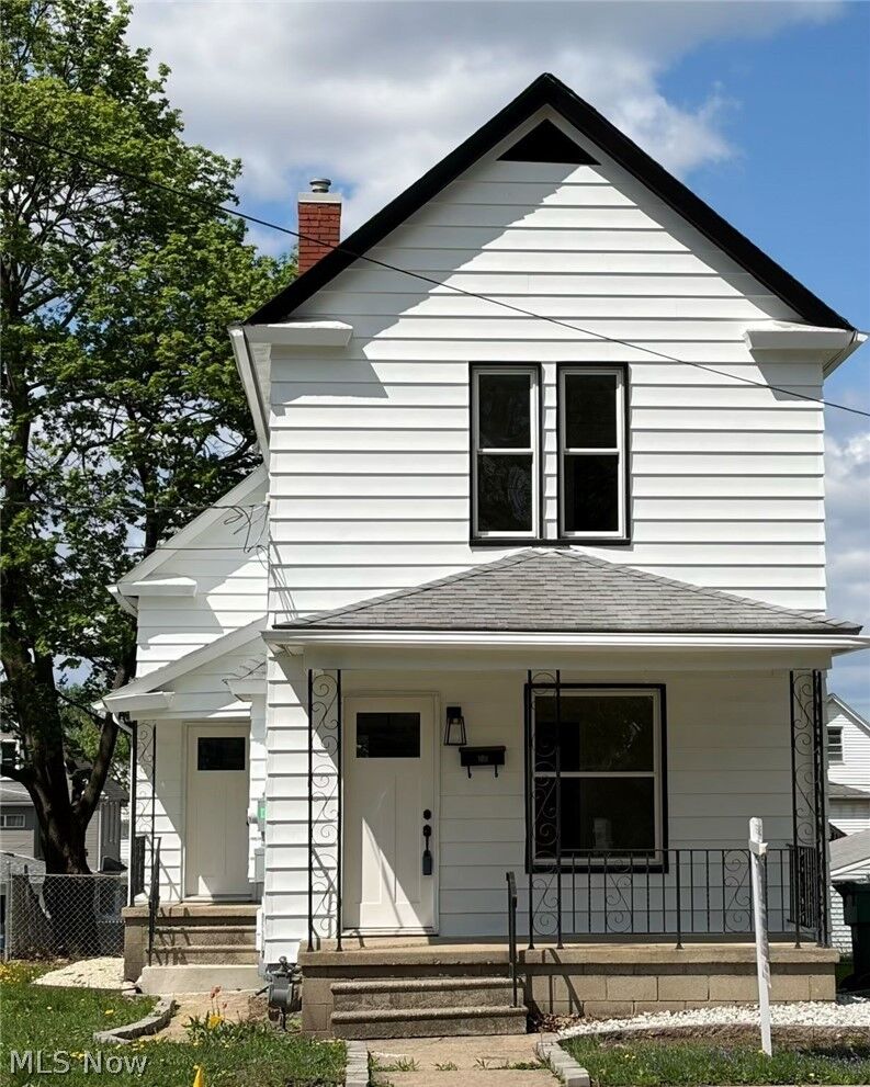 Property Photo:  214 N Bentley Avenue  OH 44446 
