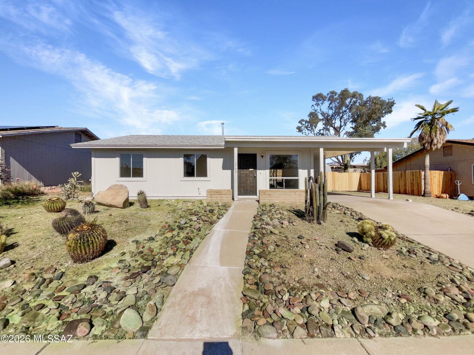 Property Photo:  1762 W Calle La Paz  AZ 85713 