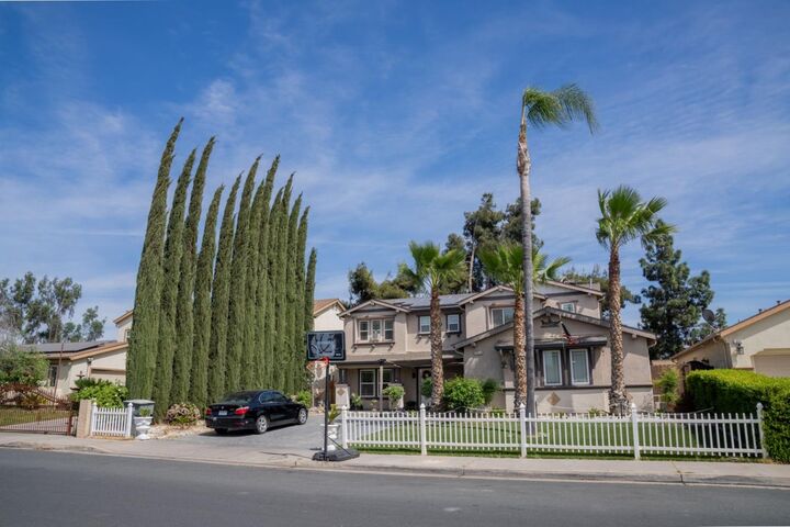 Property Photo:  1896 N Forestiere Avenue  CA 93722 