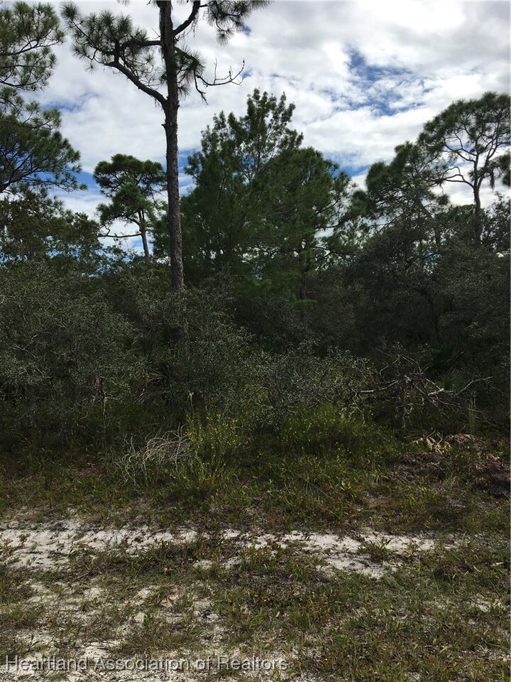 Property Photo:  3218 Oriole Place  FL 33852 