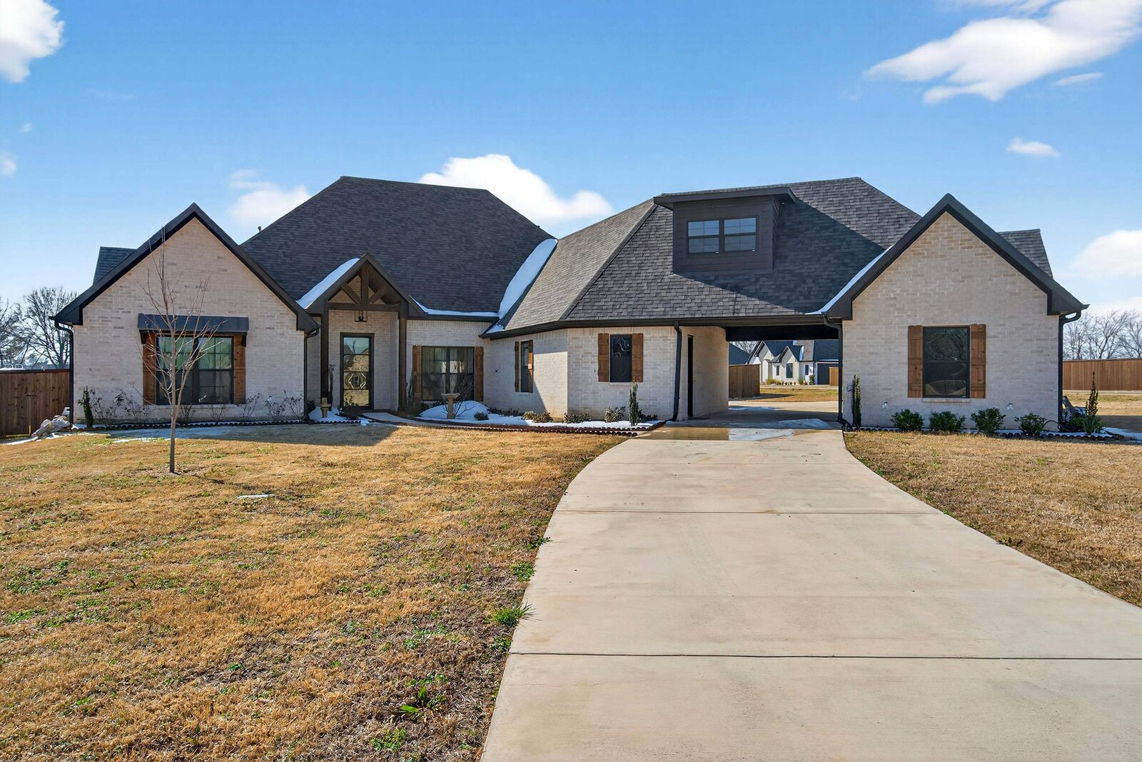 Property Photo:  130 E Winners Circle  TX 75602 