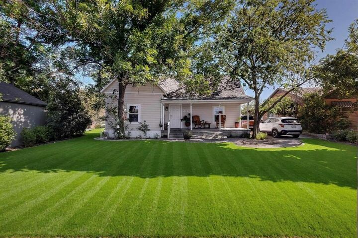 Property Photo: 504 Jefferson Street TX 76645