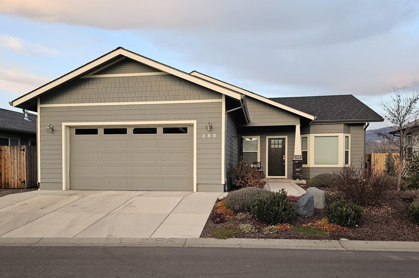 Property Photo:  288 Oak Valley Drive  OR 97540 