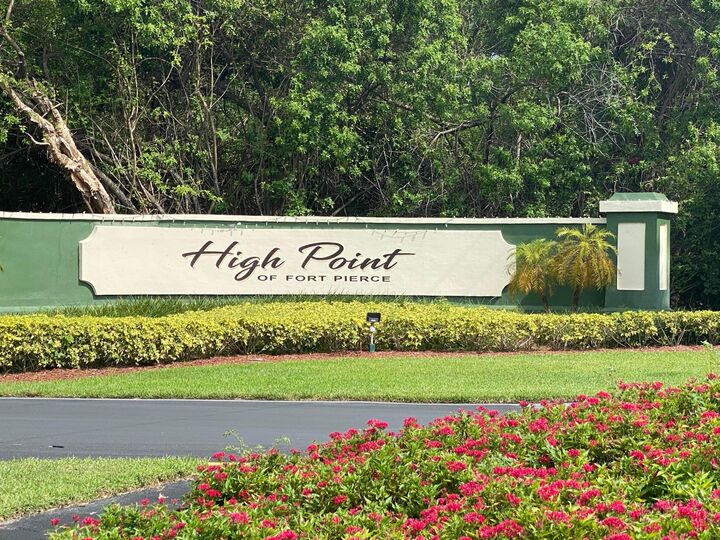 Property Photo:  533 S Lakes End Drive 1  FL 34982 