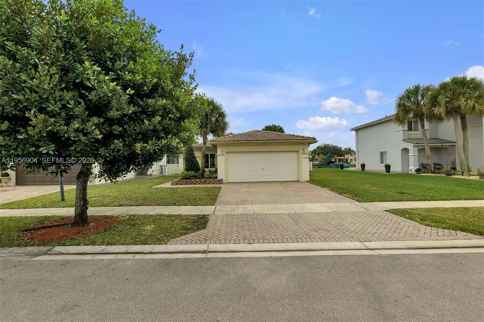 Property Photo:  13324 SW 44th St  FL 33027 