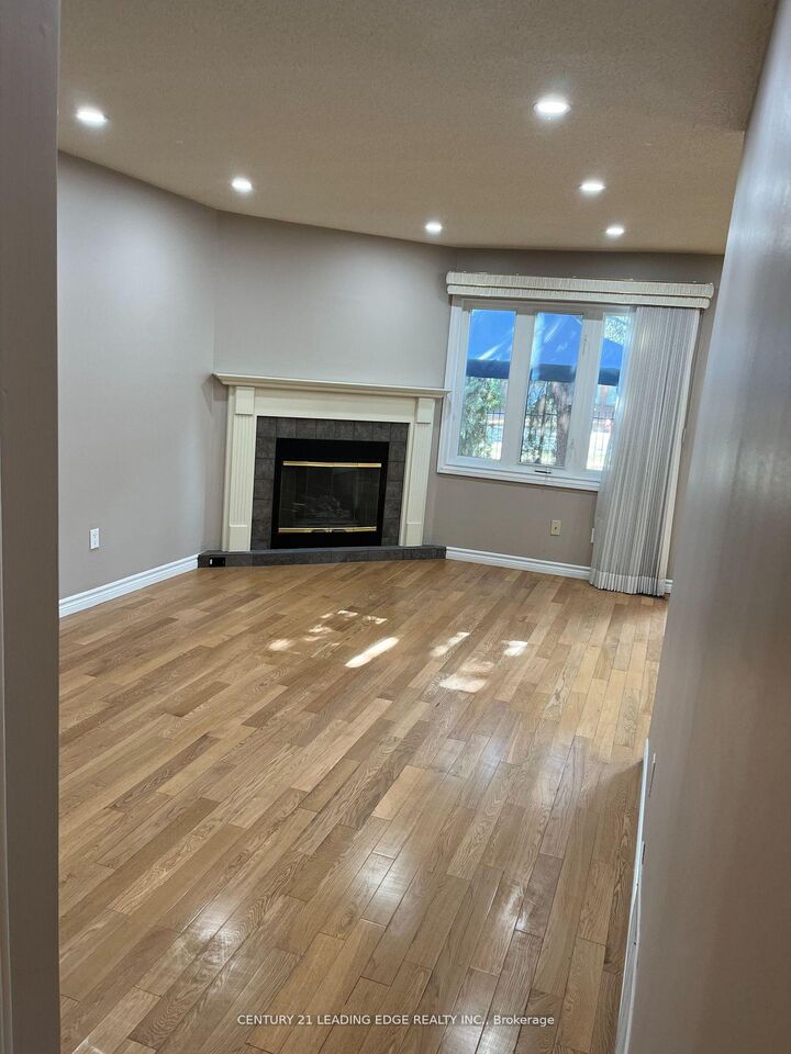 Property Photo:  2275 Credit Valley Road 75  ON L5M 4N5 