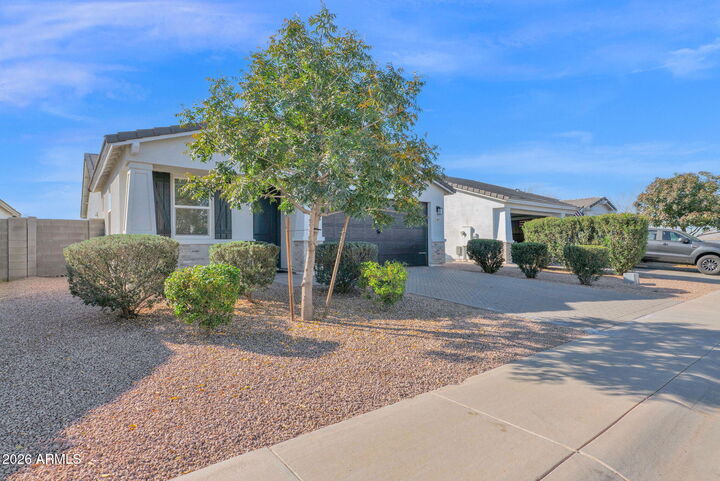Property Photo: 567 E Hazelnut Lane AZ 85140