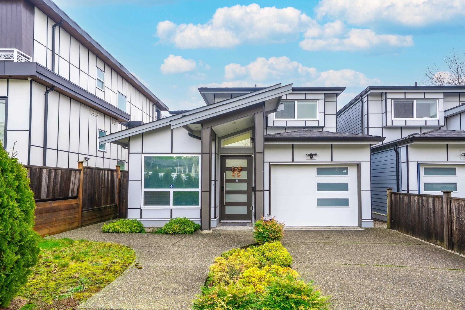 Property Photo: 5180 Lorraine Avenue BC V5G 2S4