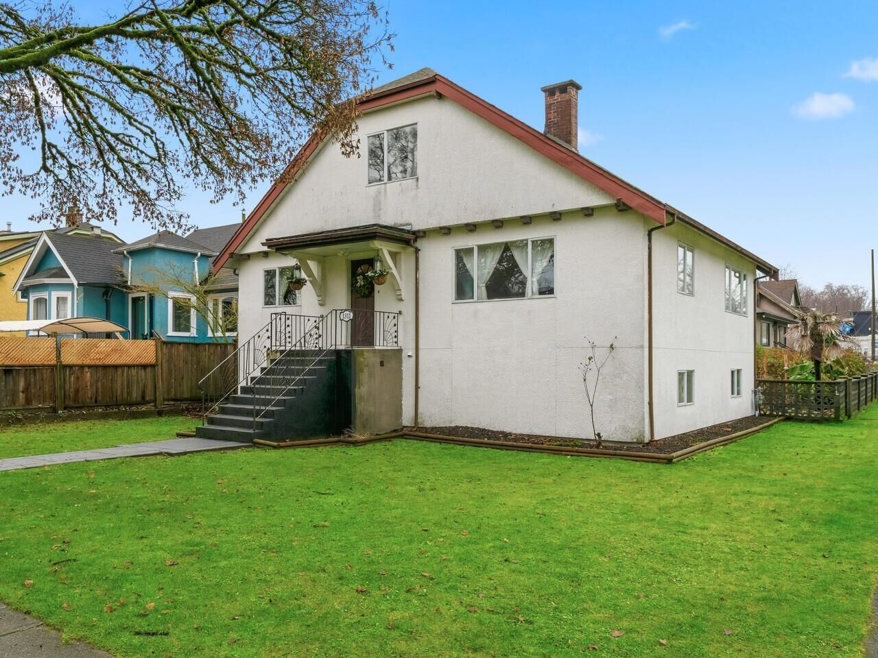 Property Photo:  1311 Kamloops Street  BC V5K 3V6 