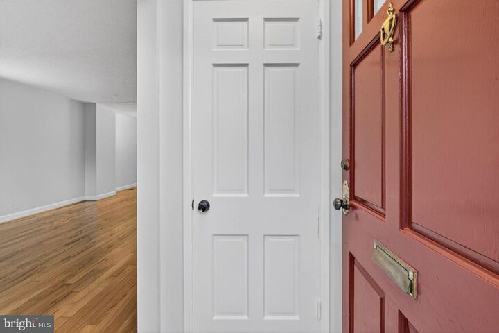 Property Photo:  3495 S Wakefield Street  VA 22206 