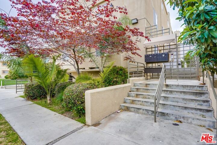 Property Photo:  1034 S Shenandoah St  CA 90035 