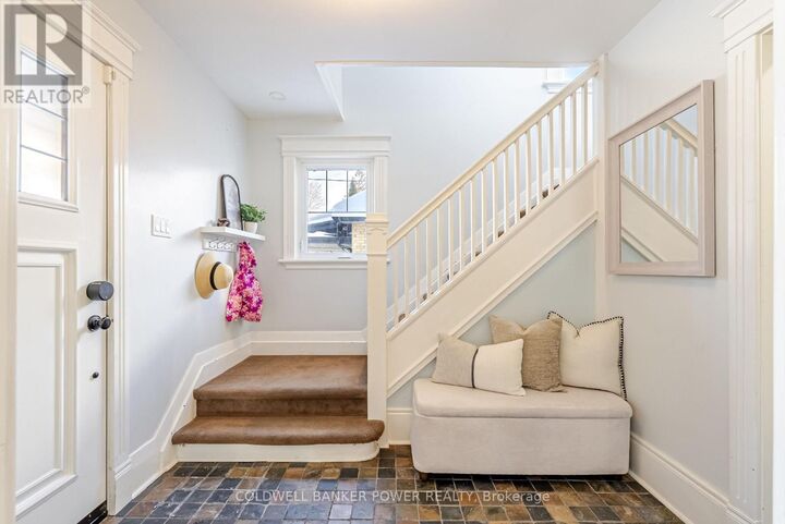 Property Photo:  1 McKenzie Avenue  ON N6C 1V1 