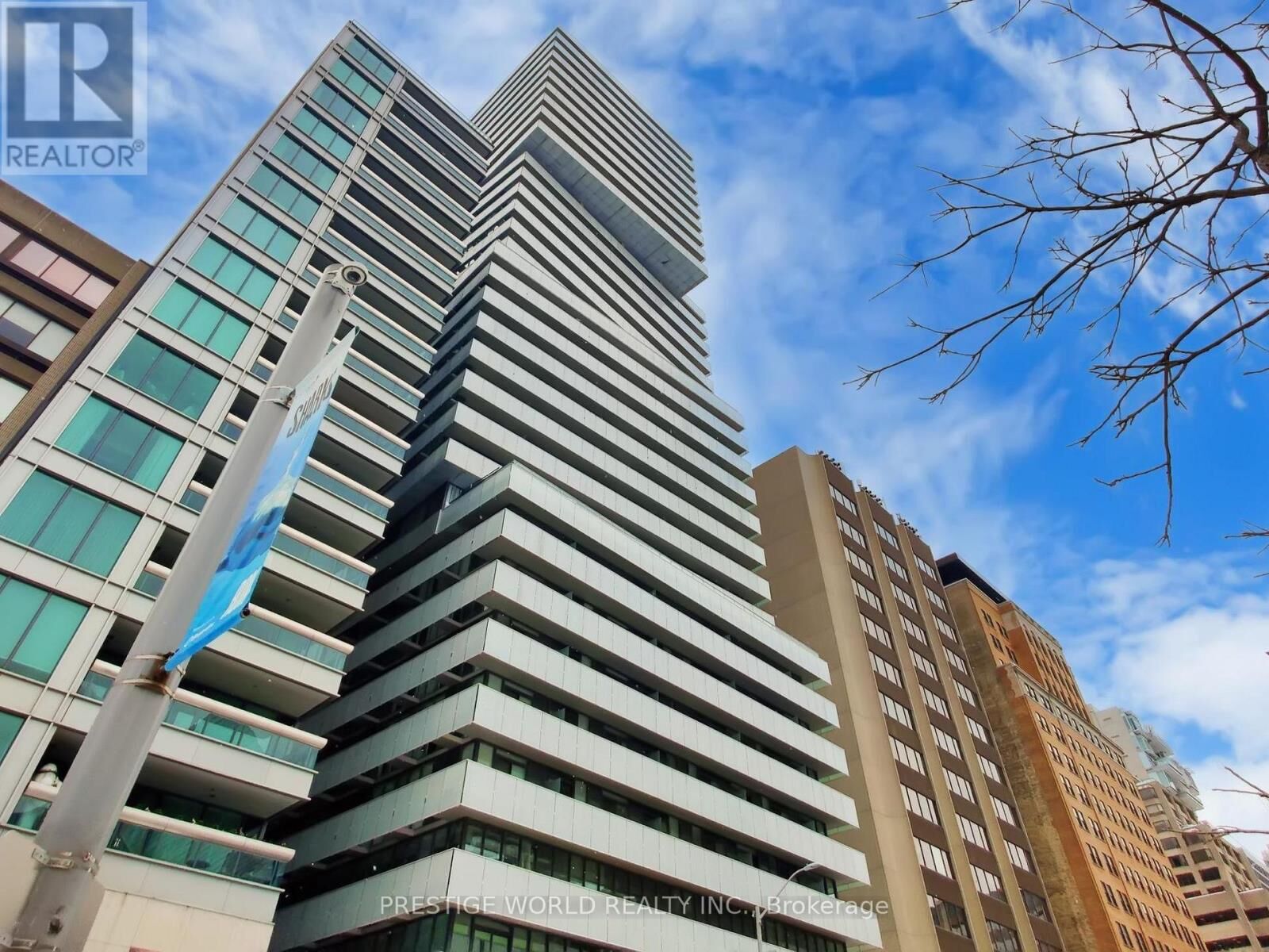 Property Photo:  200 Bloor Street West Street West 1401  ON M5S 1T8 