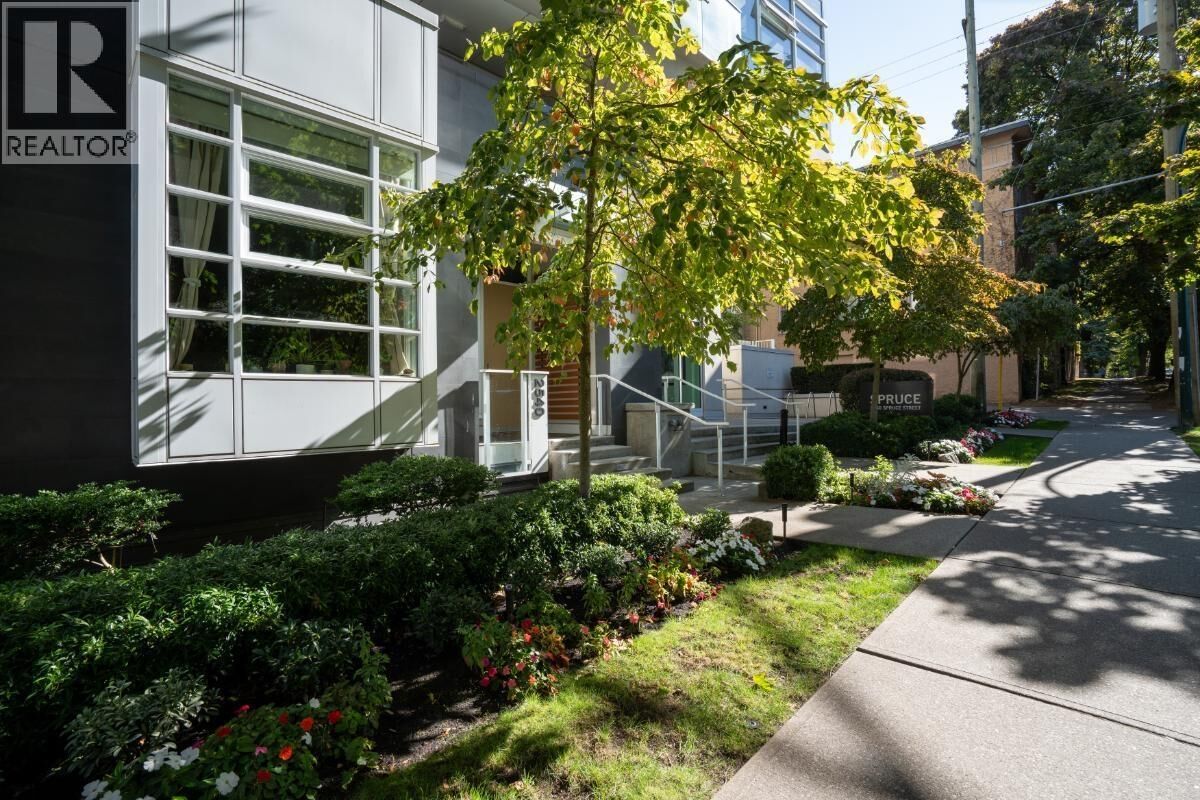 Property Photo:  2540 Spruce Street  BC V6H 2P7 