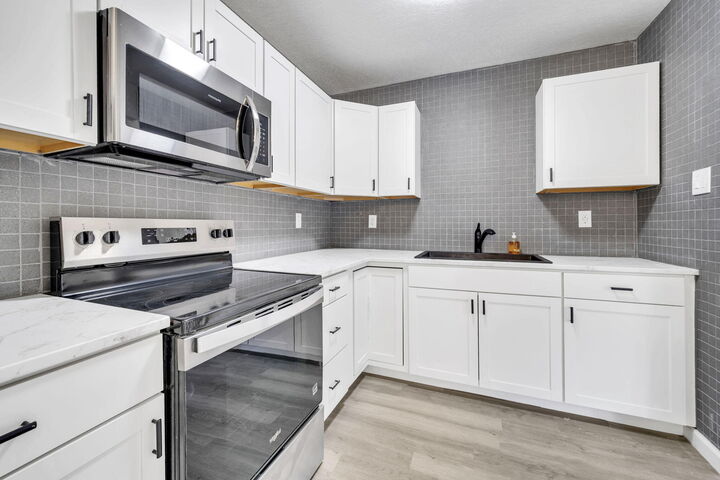 Property Photo:  107 NW Wayne Avenue  FL 32548 